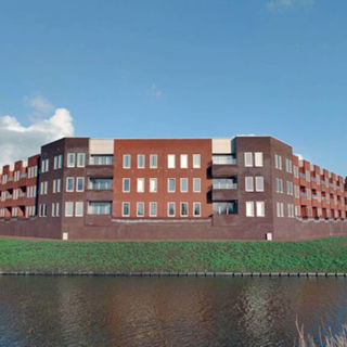 Woongebouw aan het water