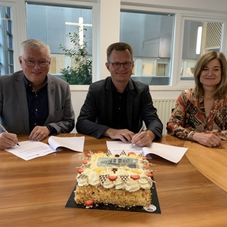 ToekomstGroep en Intermaris tekenen de aanneemovereenkomst Blok14