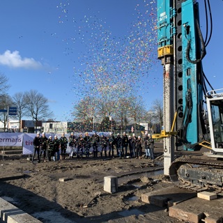 Timpaan, Intermaris en Kuin vieren start bouw 62 sociale huurappartementen in rozenbuurt Zwaag