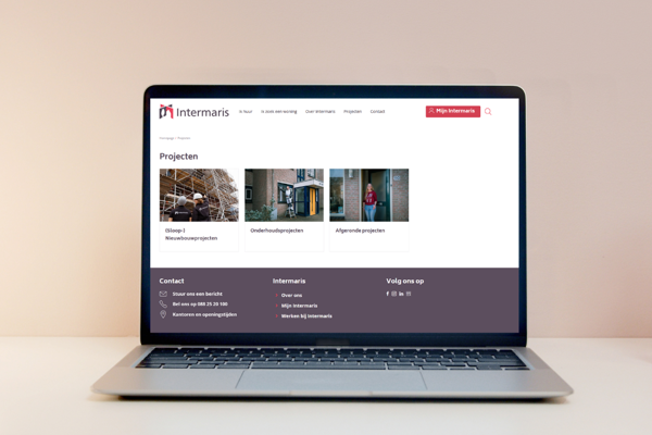 Laptop met webpagina 'Projecten' Intermaris